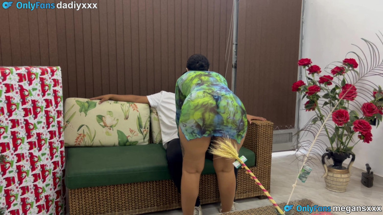 MeGanSxx: Pelacur Kolombia mengisap penis saya