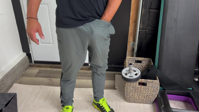 Kandylegsxxx: I Gave My Delivery Boy a Hot Blow Job Then...