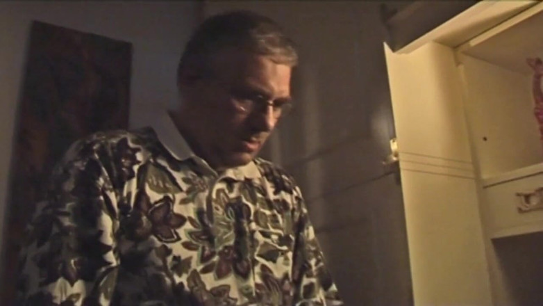 My porn family: Morbid and dirty stepfather loose control facing his hot stepdaughter