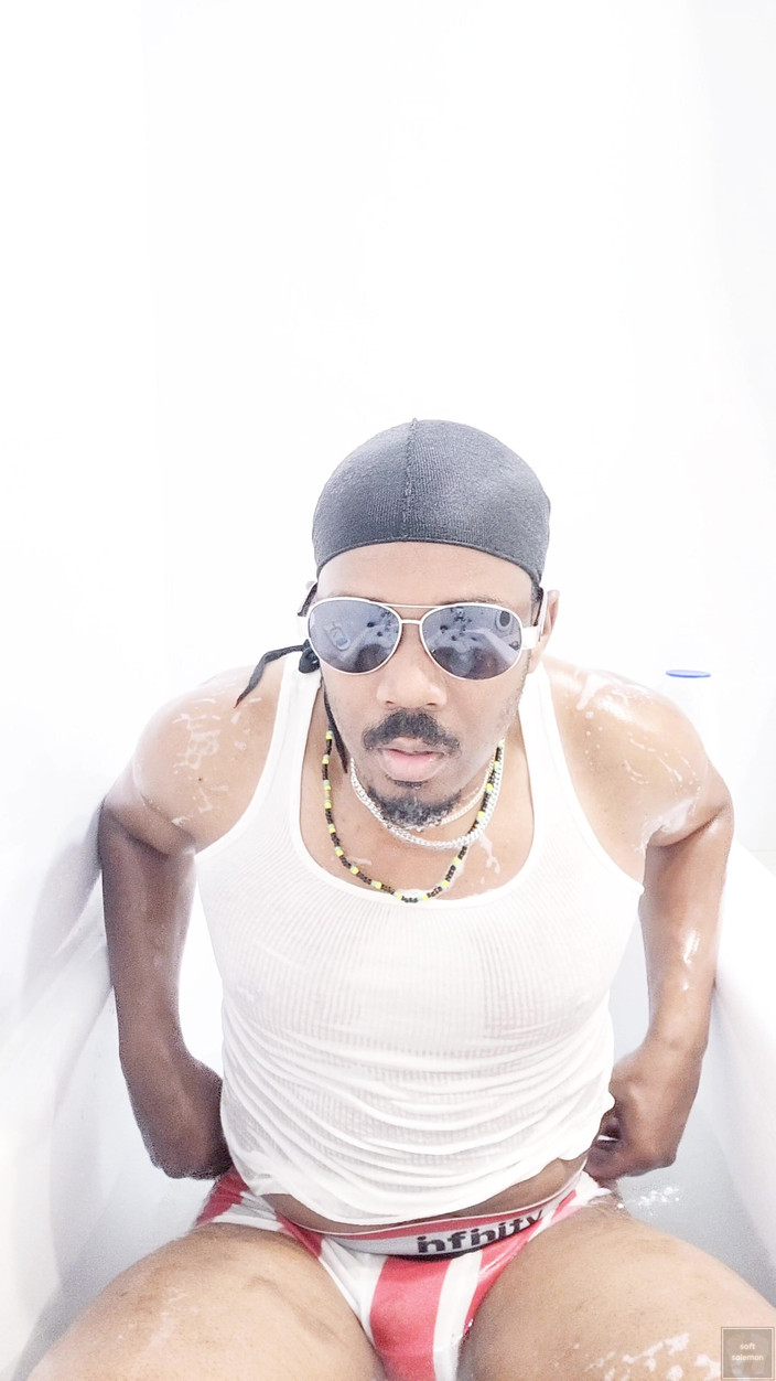 Soft Soleman: 我在浴缸里洗身体（3） （2025）