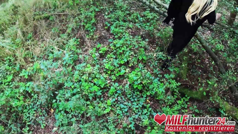MILF Hunter 24: Stygg knulldatum för Harleen van Hynten i en park! MILfhunter24