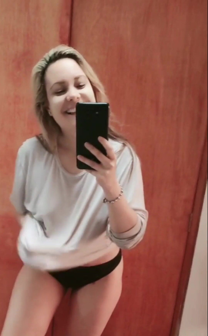 Miasincler: Dobré ráno od sexy Latinoameričanky