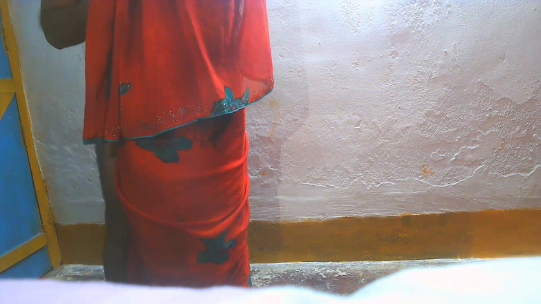 Busty Banuu: Prsatá prsa Red Saree švagrová šuká švagra