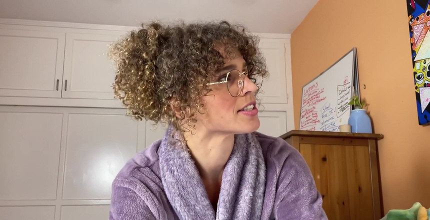 VibeWithMommy: Styvmamma vill känna sig knullbar! så jag går in i...