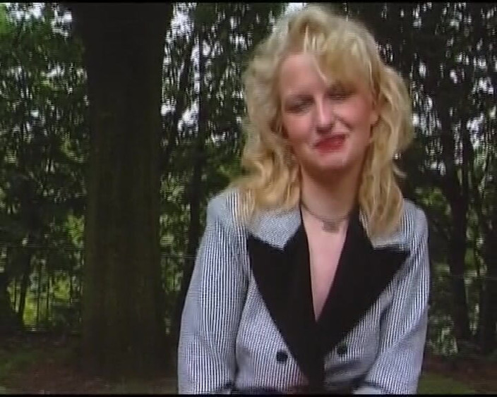 Deutsche XXX Filme: Se den här tyska blondinen ha speciell tid på sin...