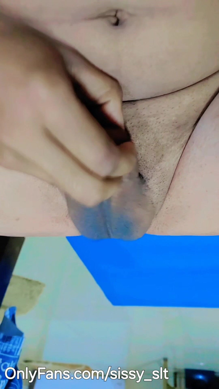 Sissy Bisexual: अब तक का सबसे छोटा लंड बहिन फेमबॉय हस्तमैथुन और मूतना