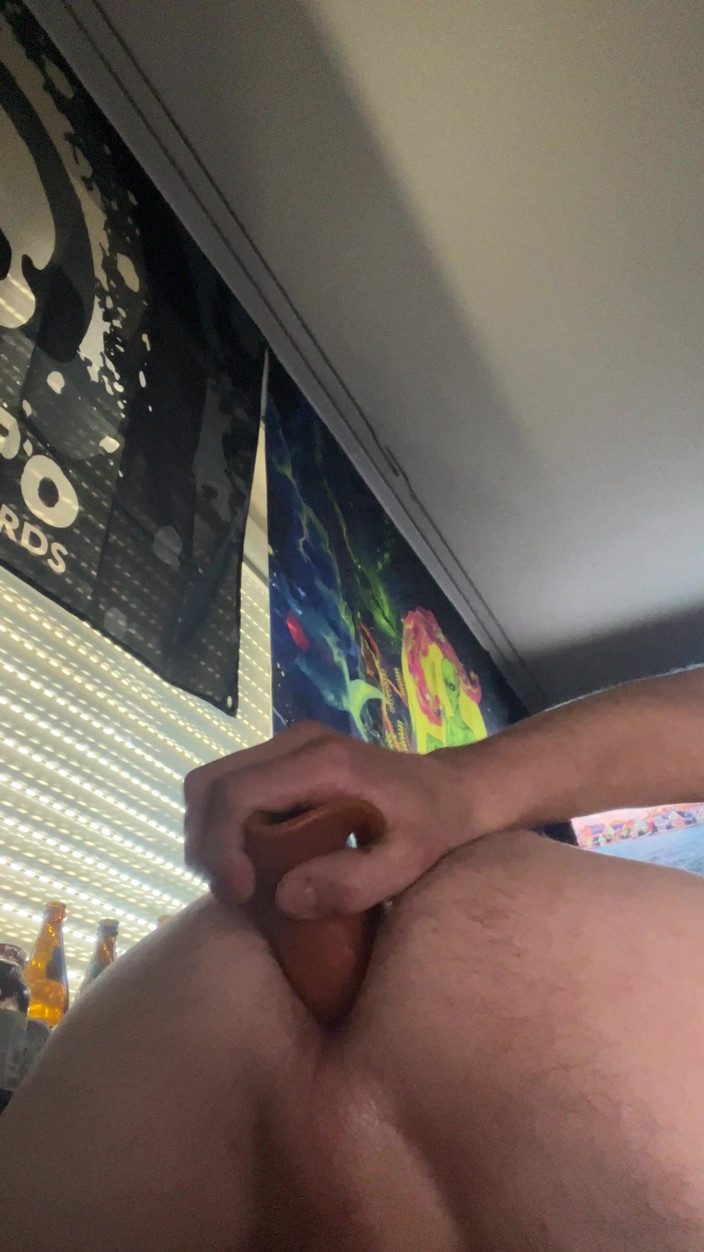 StripedShadow7: Gros coup de poing anal plug