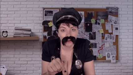 Lovely Lilith: Policía de tetas