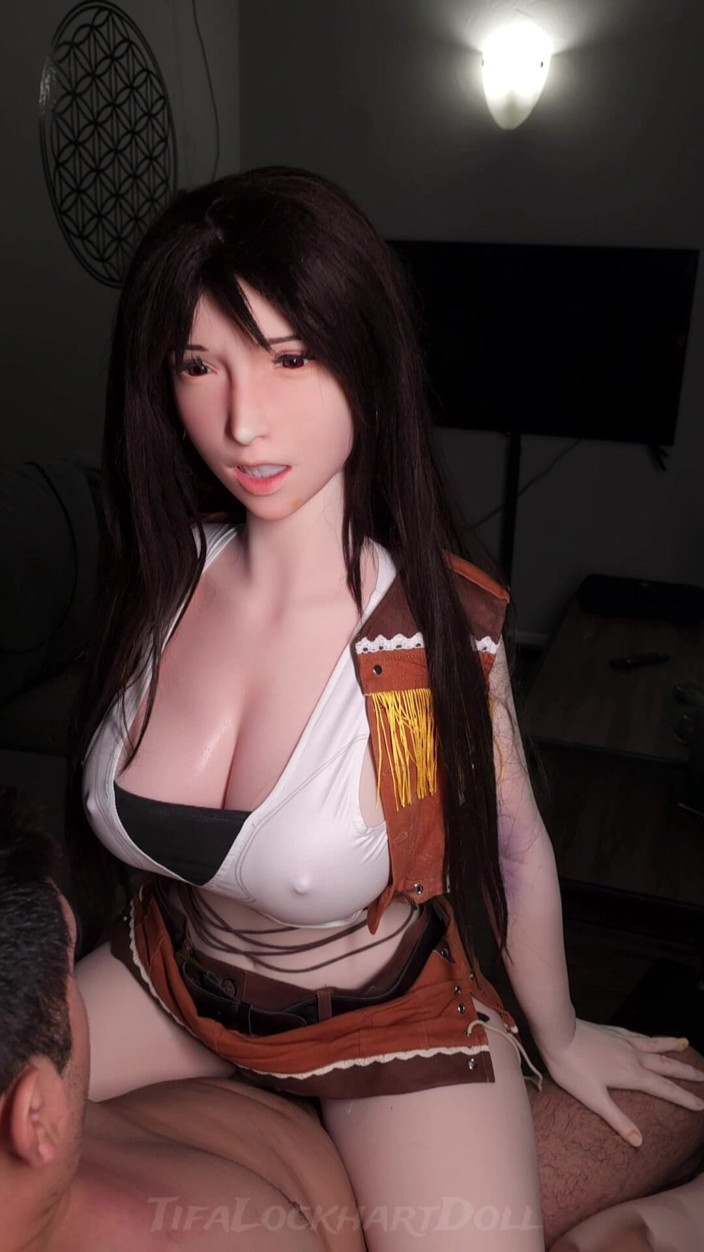 Tifa Lockhart doll: Tifa Rides Lucky Vip Guest Until Creampie