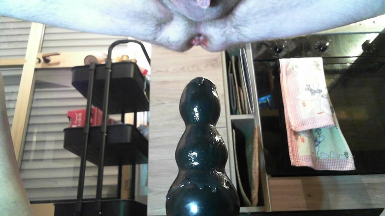 GiantDildoLover: Dildo untuk pantat saya, dari 4cm hingga 12 cm diameter, tetapi saya...