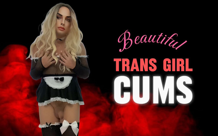 Sasha Q: Bella ragazza trans russa si masturba in webcam