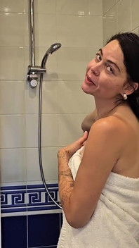 Today Morning I Get You with Me Masturbates in the Shower
