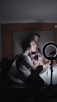 Brazylijska MILF podwójnie nadziewane przez Białe Kutasy Bts