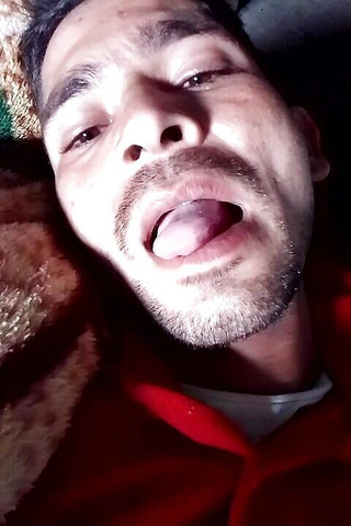 Gangbang straight: 젖탱이를 보여주는 인도 십대