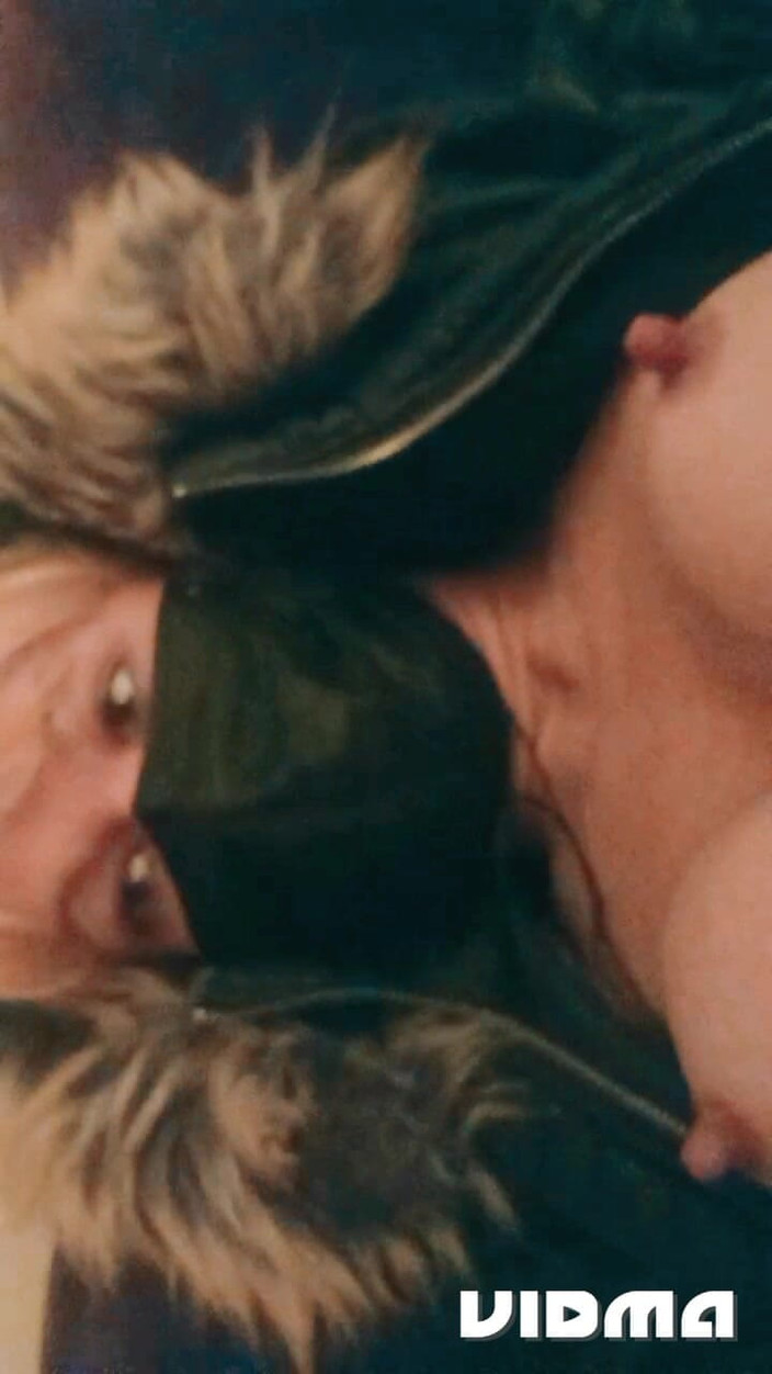 Laratransexualbarcel: Grandi tette lara-transessuale