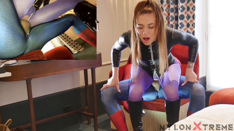 Nylon Xtreme: Monika wild mit lila strumpfhose gefickt