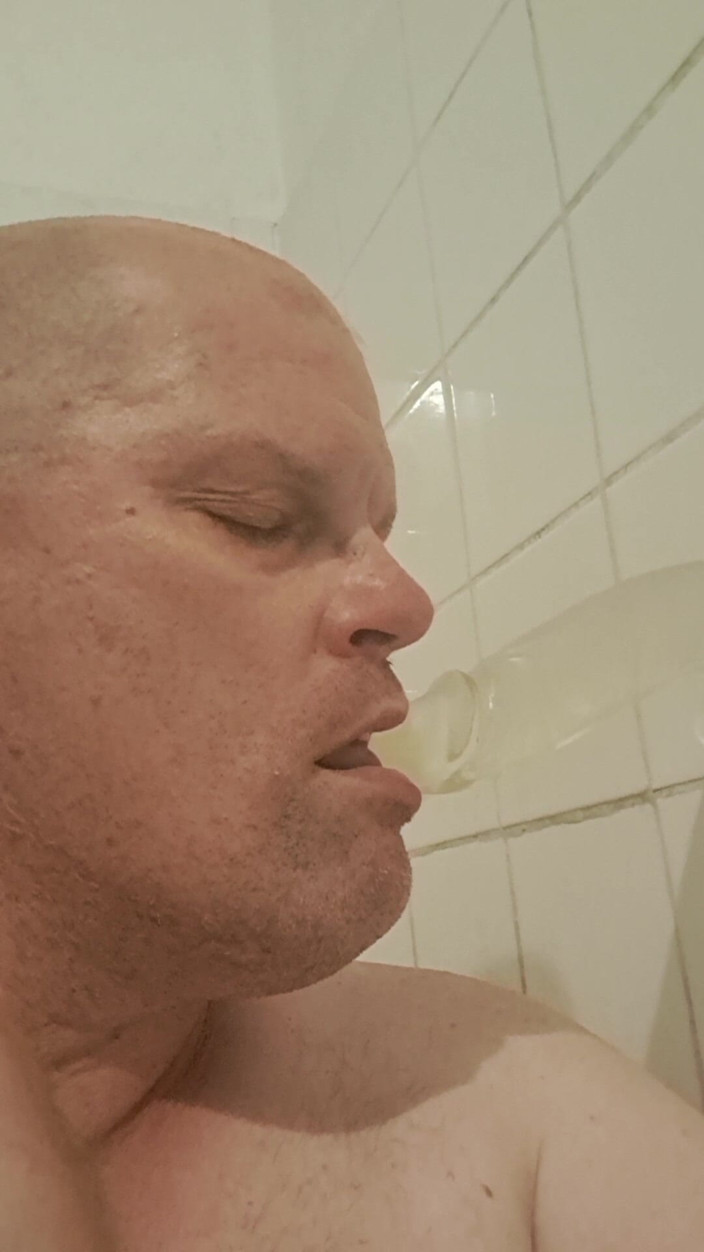 Fickspecht: The Sucking Continues
