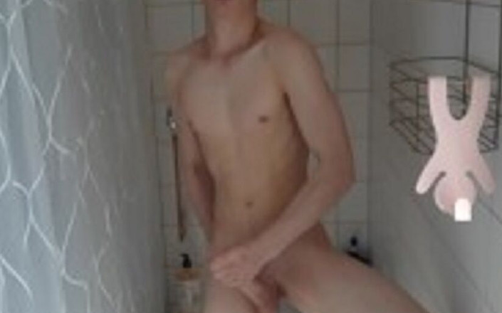 Horny porny boy: लड़का वास्तव में अच्छी तरह से झटका देता है और इसका मजा तब तक लेती है जब तक वह उसके वीर्य के साथ फुहार नहीं छोड़ता