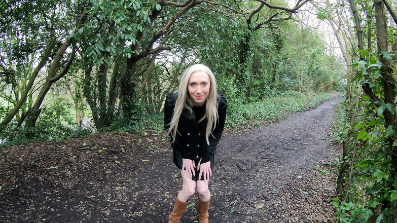 The Midnight Minx: Forest track si ferma e si diverte x