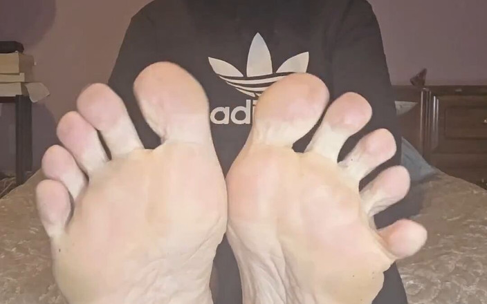 Miss Dimples: Plaisir à moi - coaching masturbatoire des pieds
