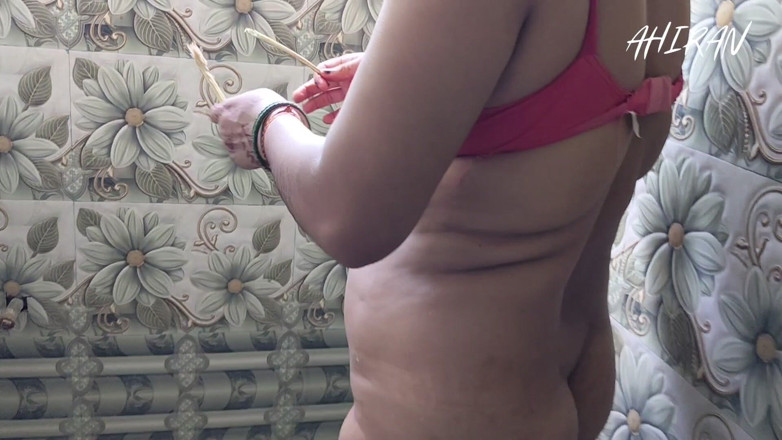 Aahan Ahiran: Indian Village Desi Girl Forplay with Her Boyfriend in Washroom...