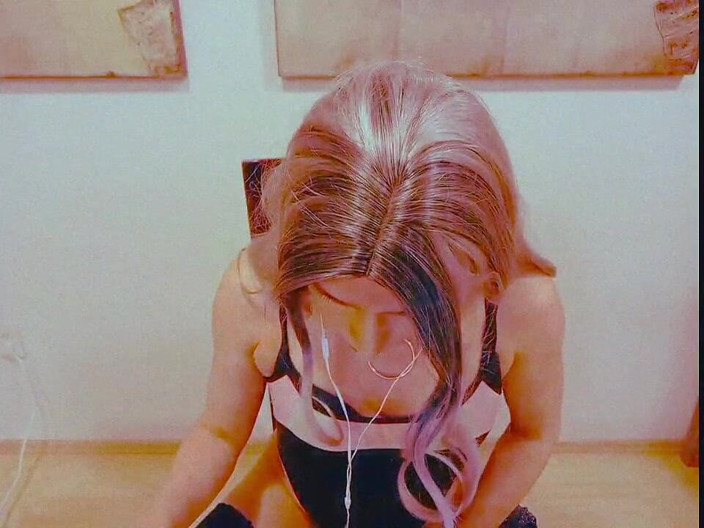 Tammy sissy slave: Sissy Crossdresser Masturbating