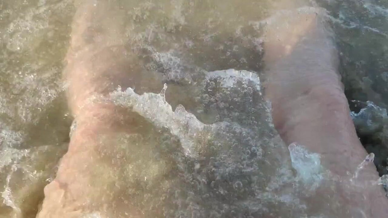 Putarankahotmilf: Topless at the beach walking and naked pee