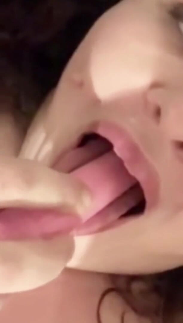 Real homemade BBW BBC porn: YoungEnglishBBW rubbing fucking my fat hairy pussy