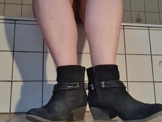Dirty Jade: Bare Stinky Feet From Ankle Boots