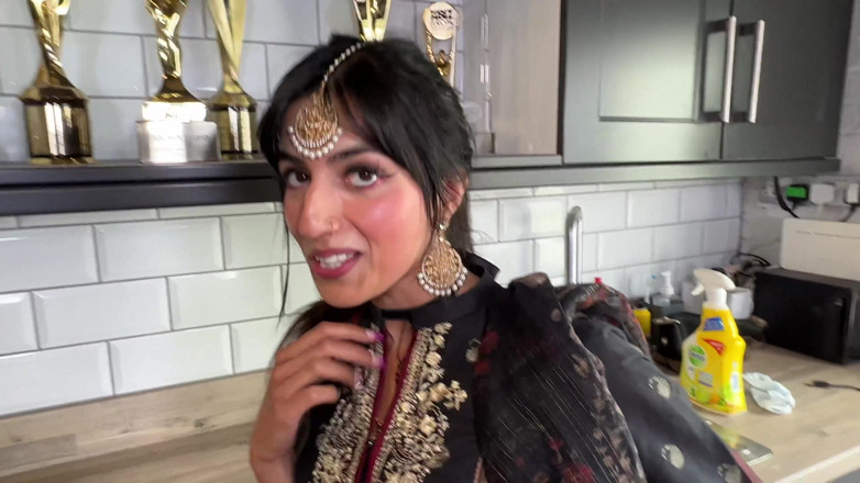 Danny D: बेब aaliyah yasin, Danny D की चूत में वीर्य के लिए भीख मांगती है
