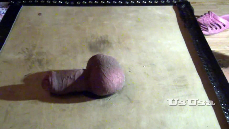 UsUsa: Trample balls and cock UsUsa