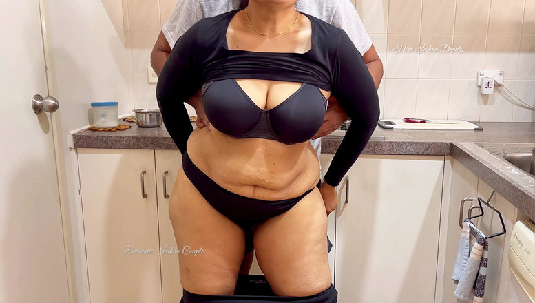 Hot 365 Entertainments: Romantiskt indiskt par - fru avskalad och sensuellt nöjd av honom -...