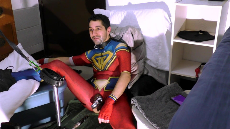 Ricky Cage: Říjen 2021 Ricky Cage Live Show - Cock-locked superhrdina bere ptáky do...