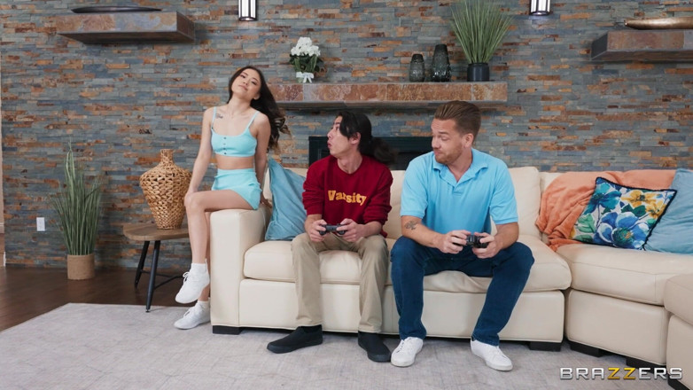 BRAZZERS: Brazzers - lil asian lulu chu को पूरा महसूस करने के लिए 2 की जरूरत है