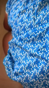 La zia calda indiana desi viene scopata da un ragazzo vicino mentre al mattino cucinava mentre lo zio non è a casa