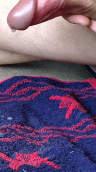 Huge Hands-free Cumshot