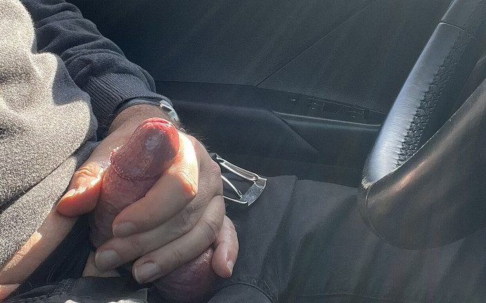 Rockme74: Дрочу в машине