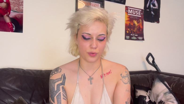Glitterqueen1999: A Stepsisters Revenge