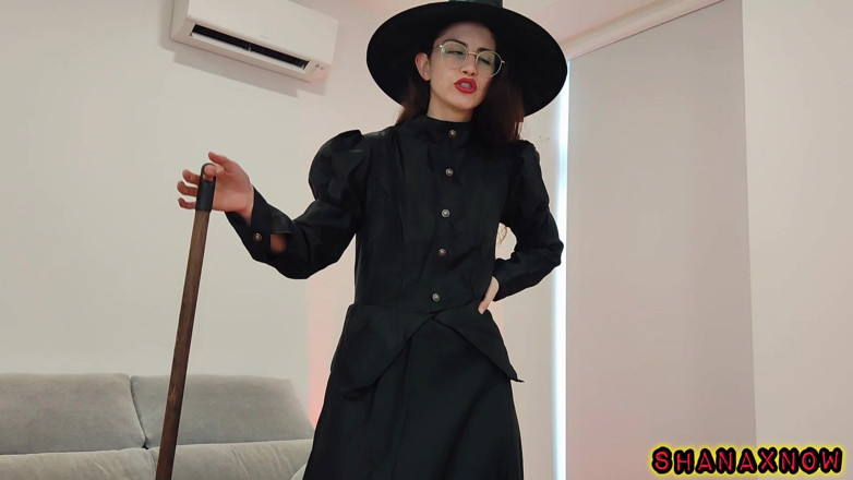 Shanaxnow: Digemukkan oleh seorang penyihir untuk dikongkek Uvula Fetish Feeder