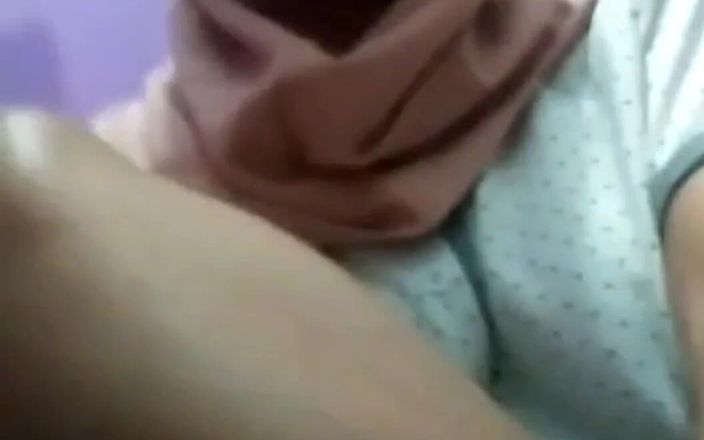 Jilbab69: Vajinal deliği dışarı çıkana kadar tıkayın