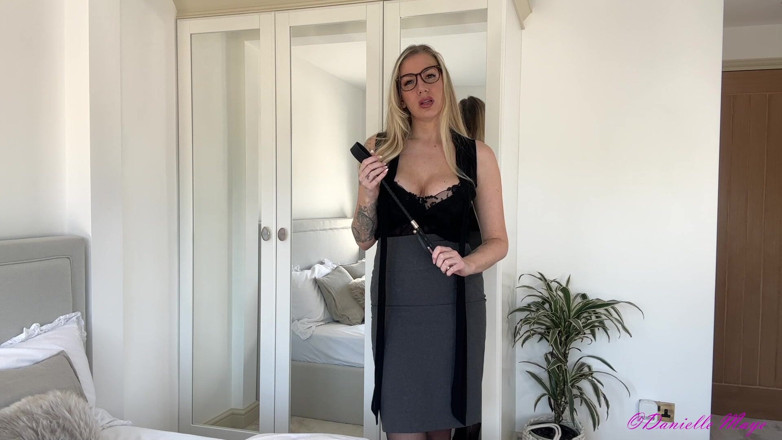DanielleMaye: 애널을 따먹히는 교사