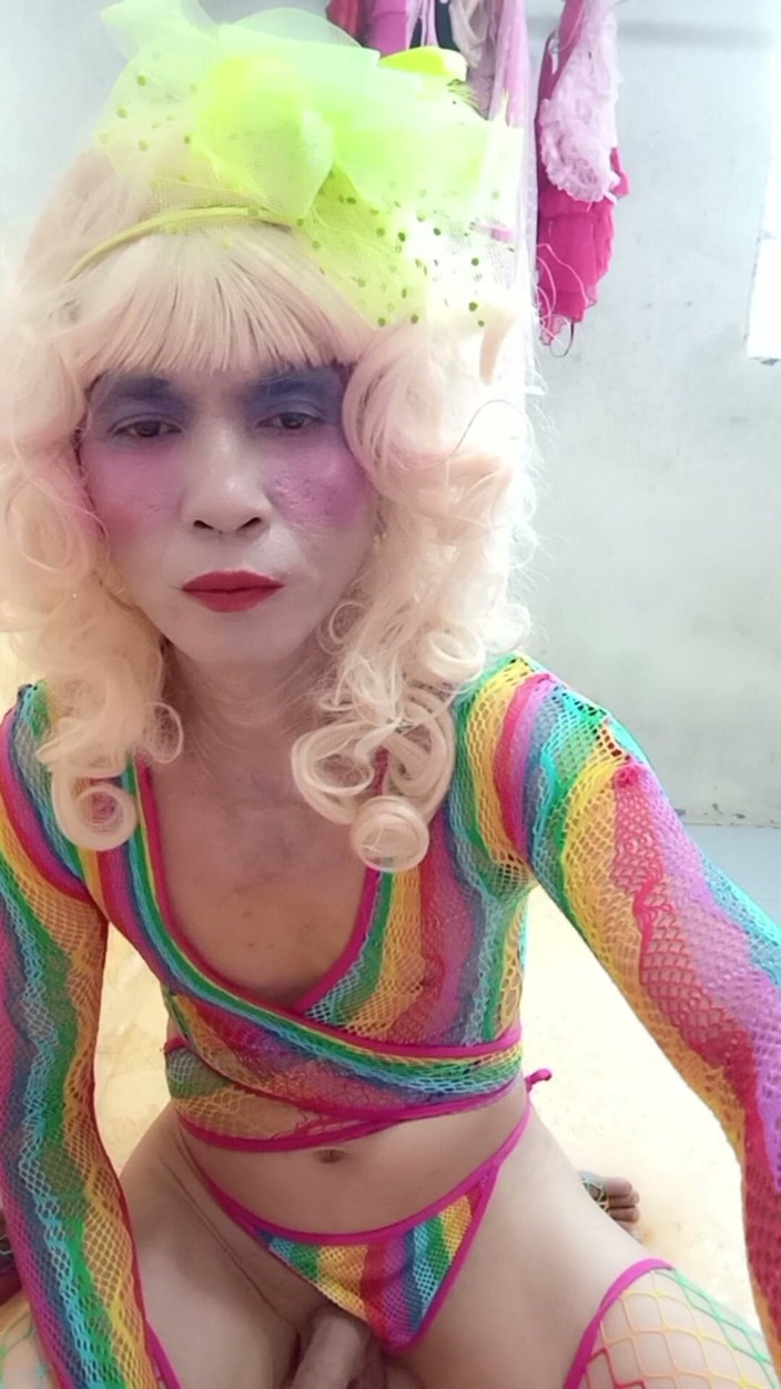 nguyen dang thien tri: Oanh Le Transgender vestindo roupas sensuais selfie pornô para o...