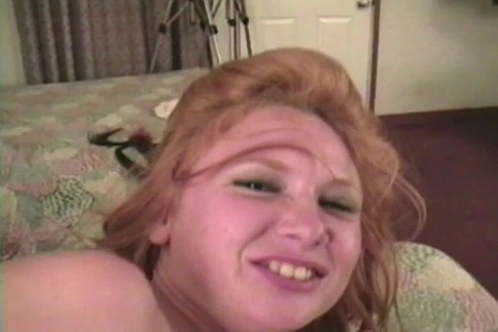 Tight little babes: Wanita panas berpantat besar dengan buah dada besar dikongkek dari...