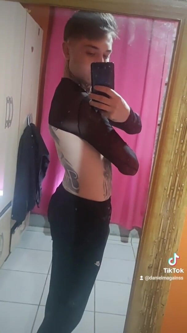 Daniel Tatuado E Safado: Gói ảnh