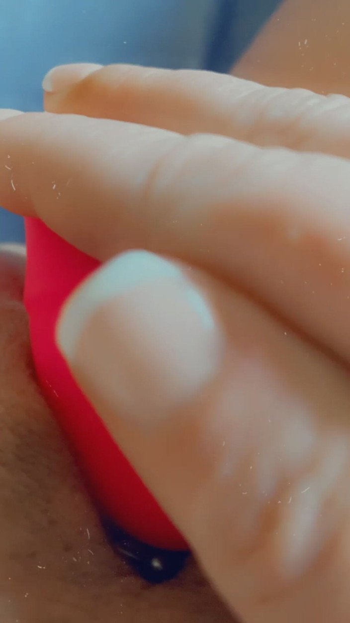 Milfschnitte: Aku lagi sange berat