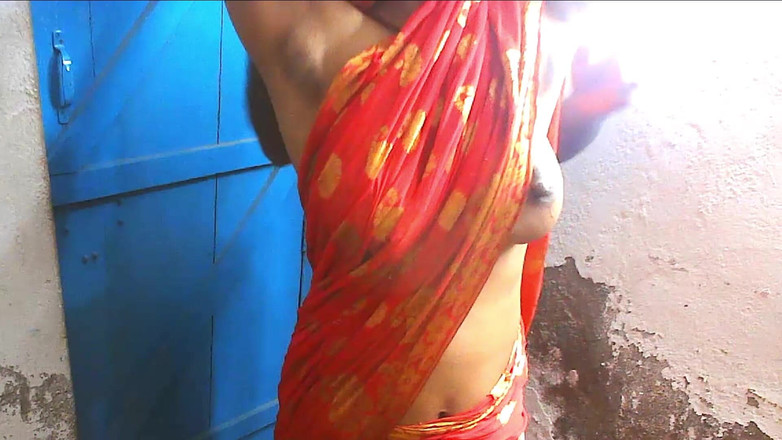 Busty Banuu: Delhi Wali Bhabhi Ki Bhookh Mitai seksporno video