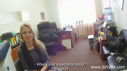 Fucking Glasses: Colloquio di lavoro scopata