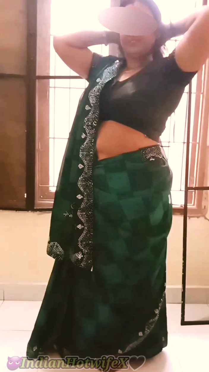 RenuRaj: Lux saree si istri super semok india lagi asik pamer...