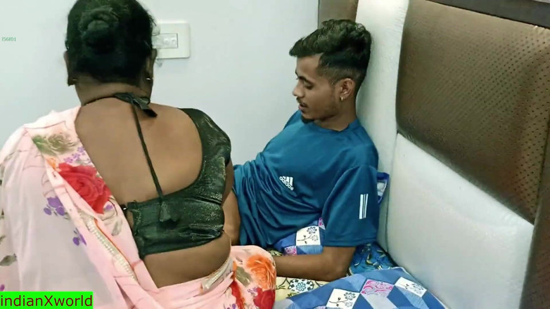 Indian Xshot: Indisch Bengaals dorp Bhabhi seks met stoute Devar! Hete xxx
