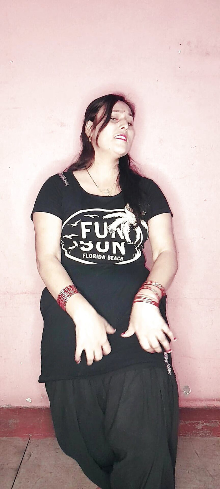 pujaprem: Tarian bogel dengan Puja